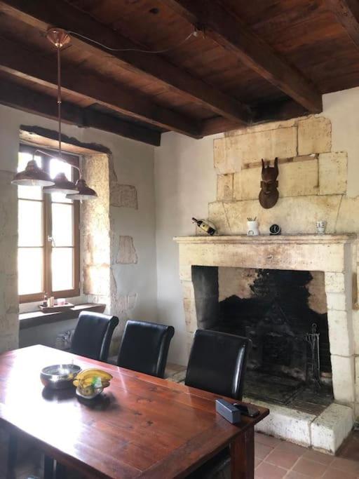 Gite De L'Edelinie Nanteuil-Auriac-de-Bourzac Buitenkant foto