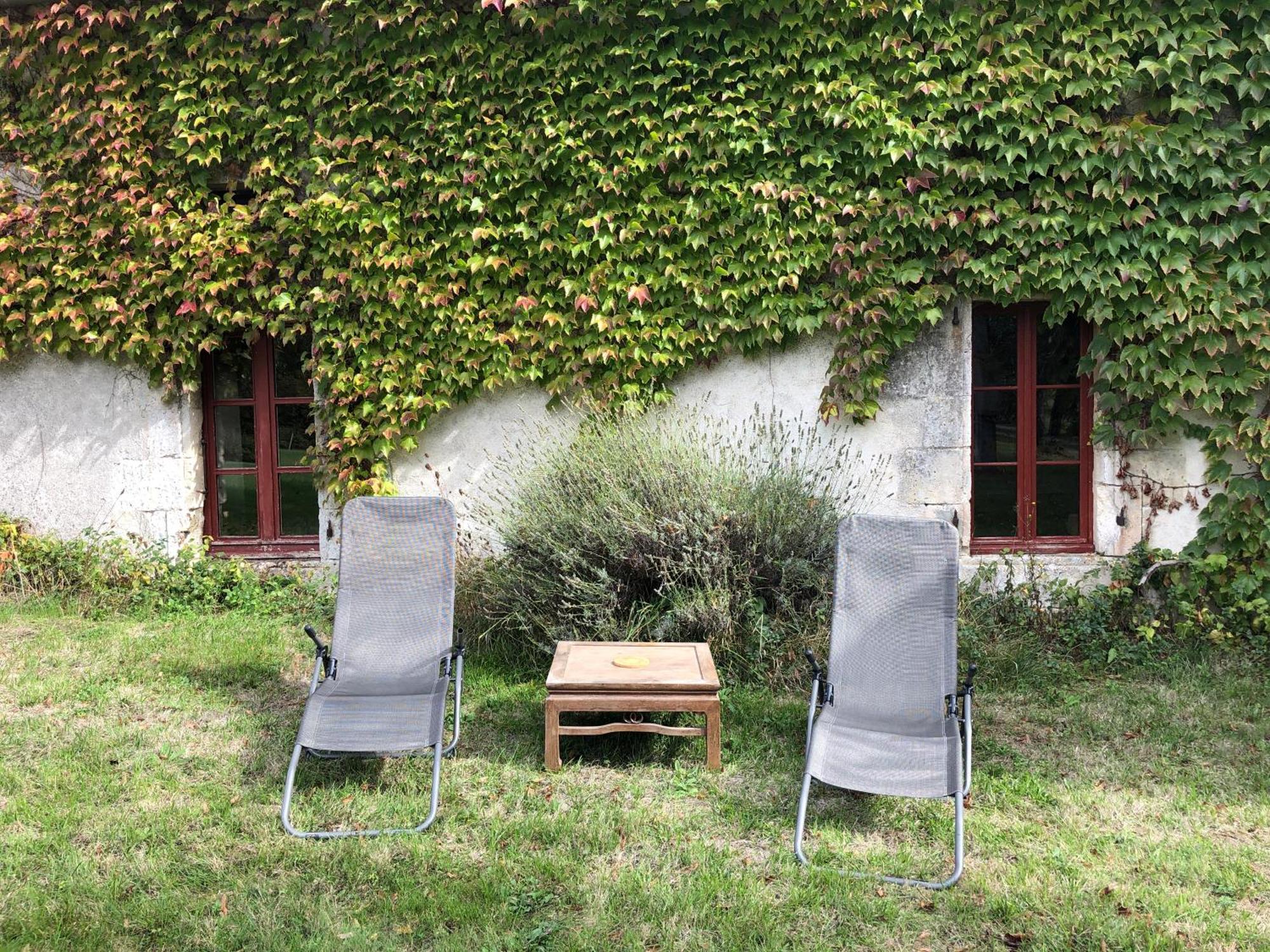 Gite De L'Edelinie Nanteuil-Auriac-de-Bourzac Buitenkant foto